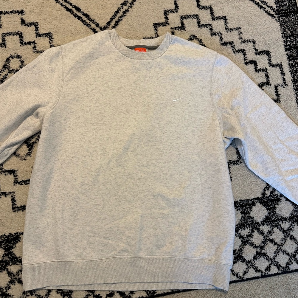 Nike Men's Light Gray Crewneck Sweater